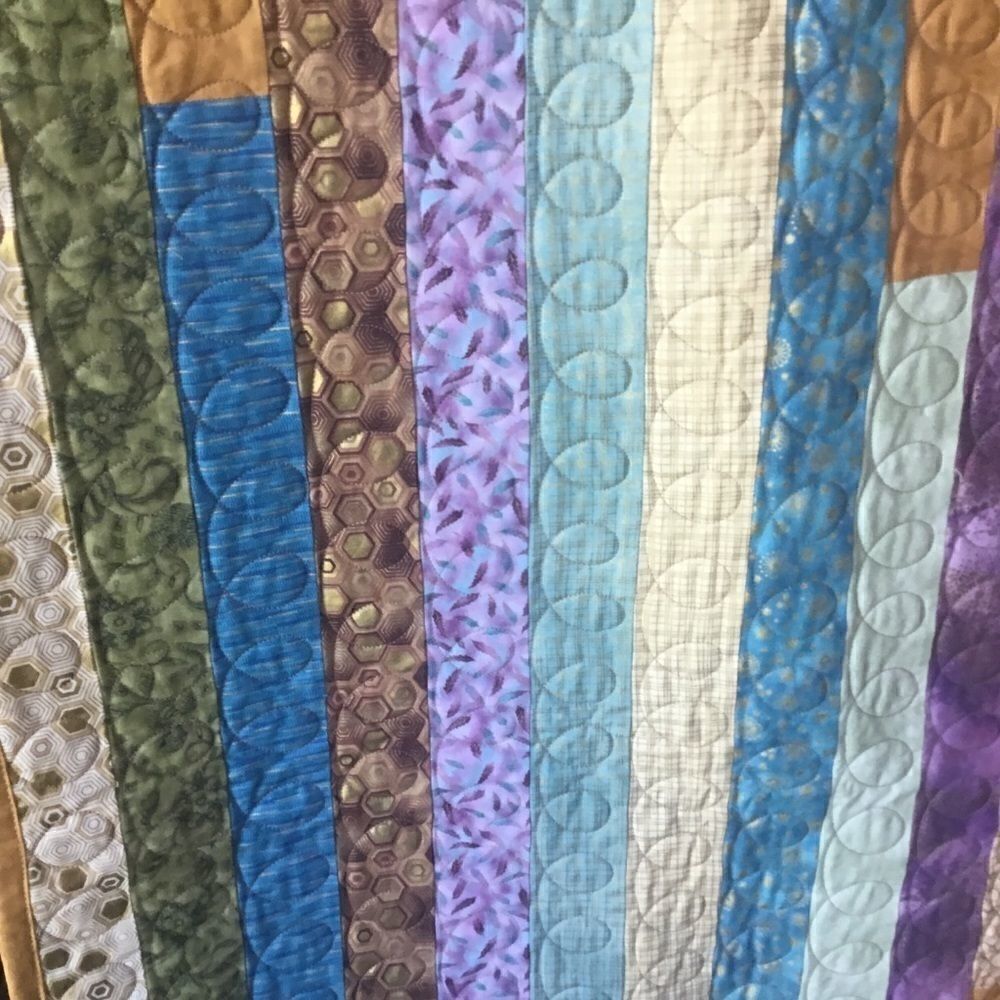 Handmade Quilt & 3 Pillows Set - Picture 5 of 14